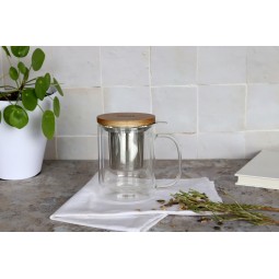 Mug à thé avec poignée, infuseur et couvercle - verre + paille